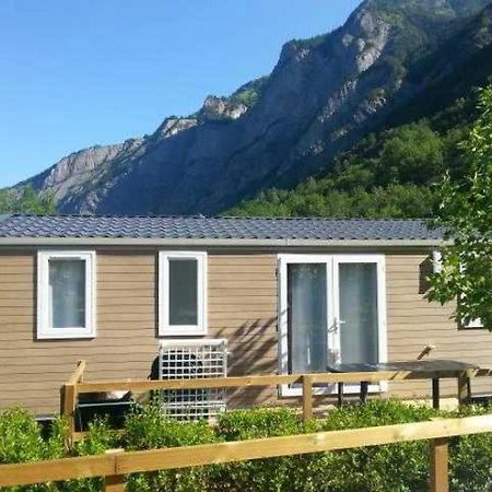 Camping 5 Etoiles - Piscine - Eeceff Le Bourg-dʼOisans Екстериор снимка