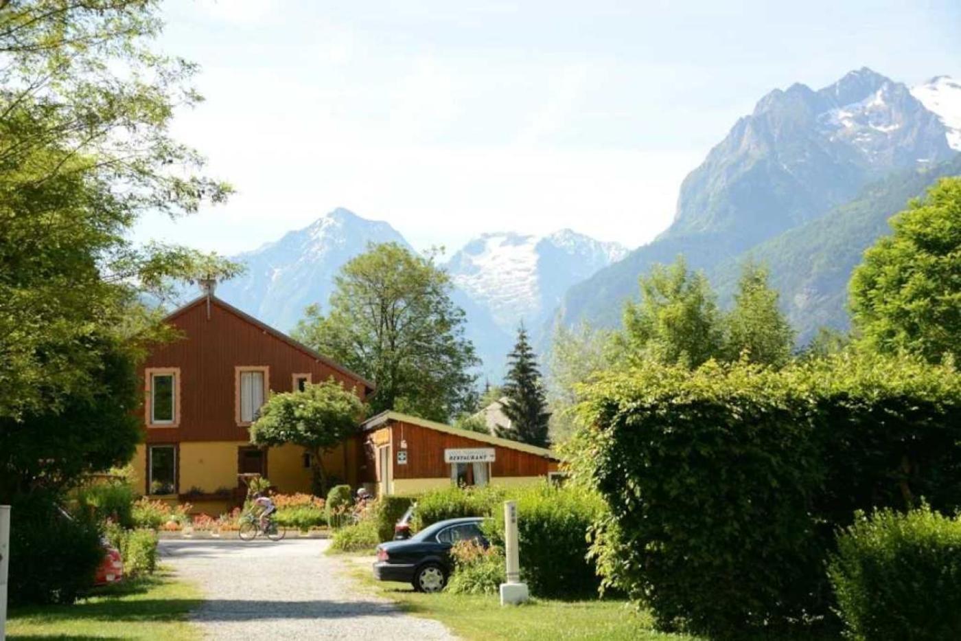 Camping 5 Etoiles - Piscine - Eeceff Le Bourg-dʼOisans Екстериор снимка