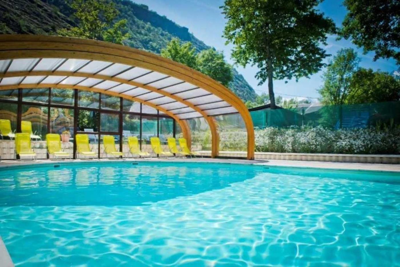 Camping 5 Etoiles - Piscine - Eeceff Le Bourg-dʼOisans Екстериор снимка