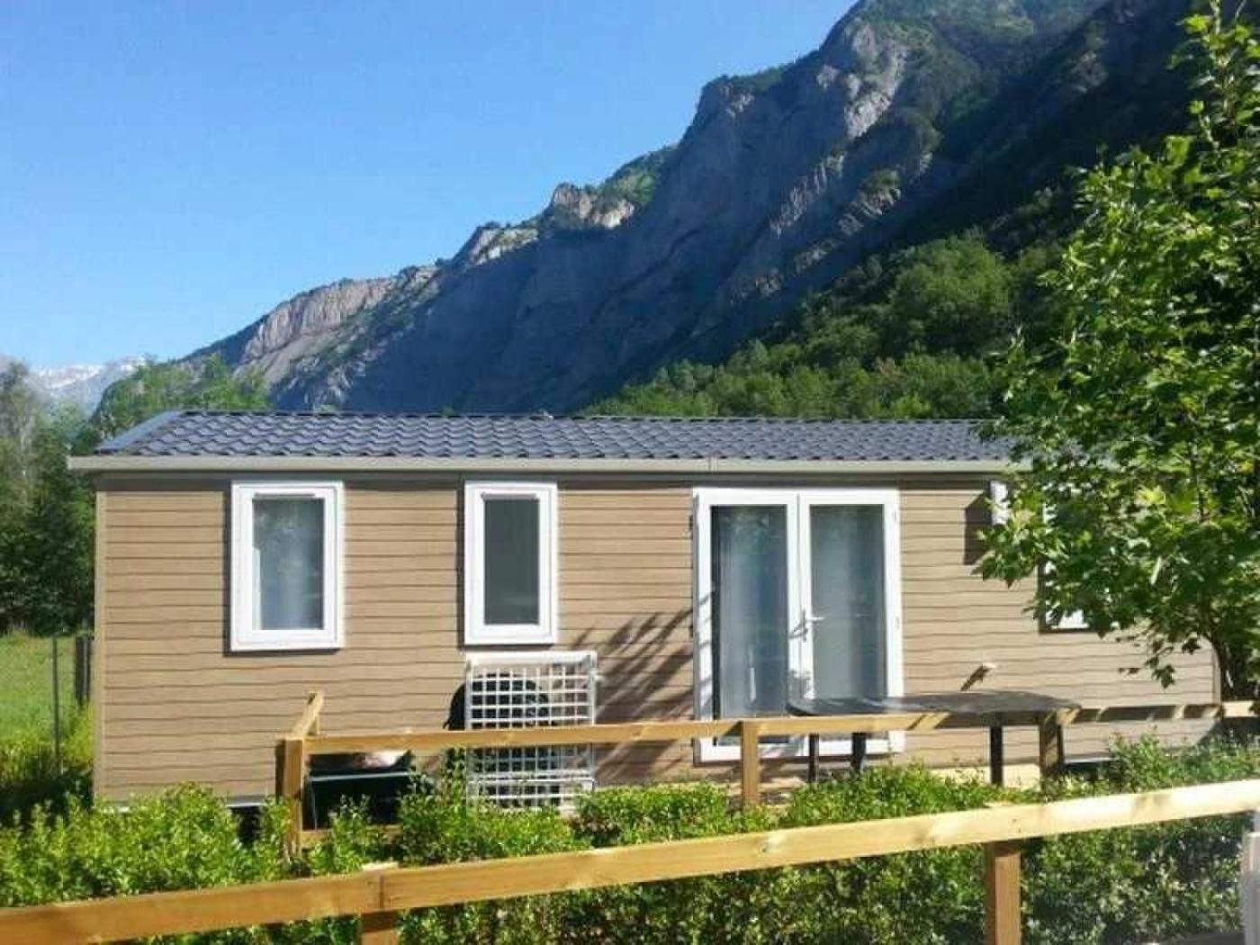 Camping 5 Etoiles - Piscine - Eeceff Le Bourg-dʼOisans Екстериор снимка