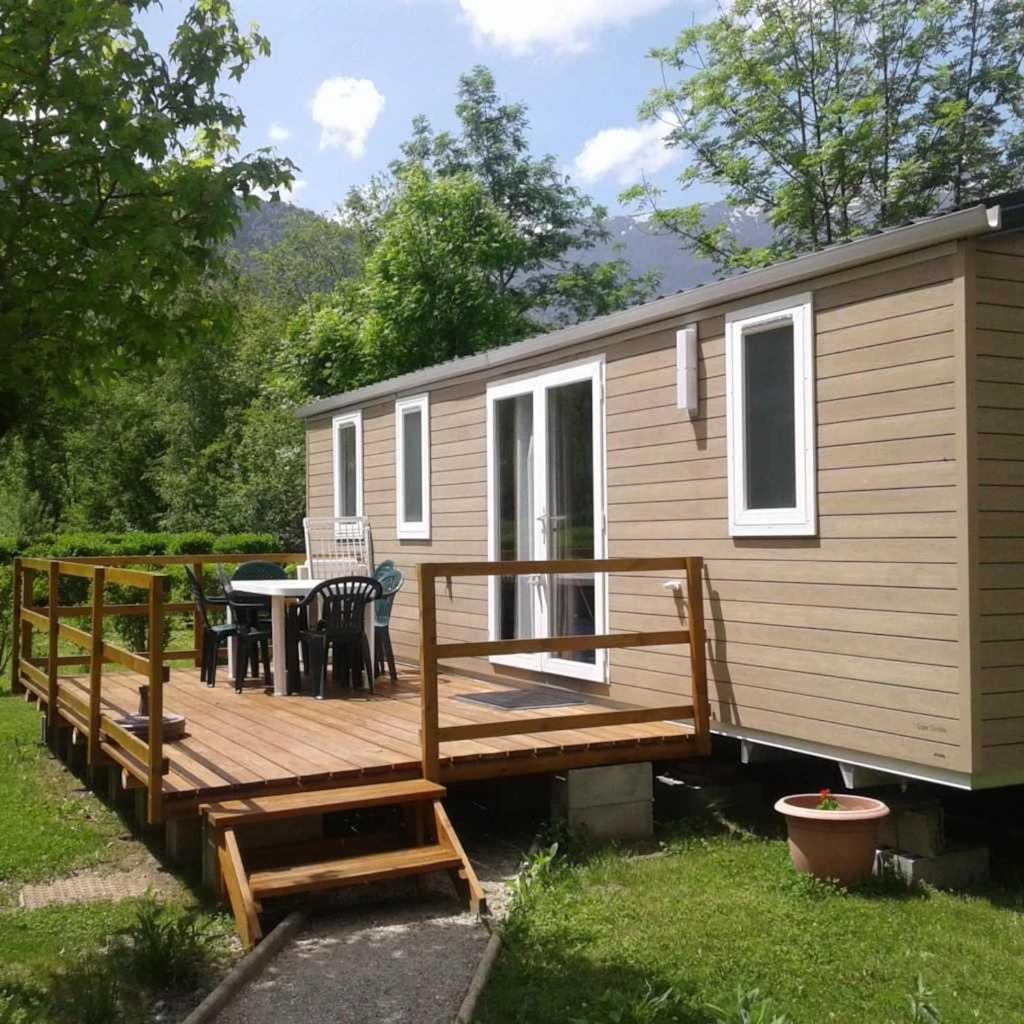 Camping 5 Etoiles - Piscine - Eeceff Le Bourg-dʼOisans Екстериор снимка