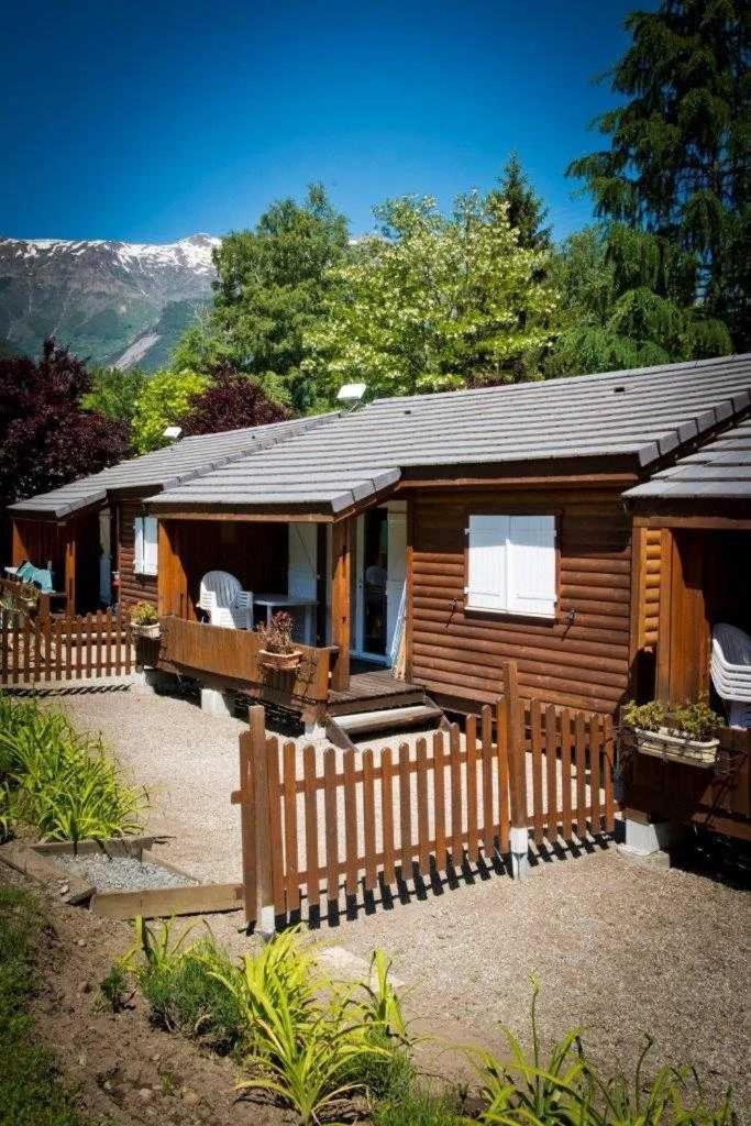 Camping 5 Etoiles - Piscine - Eeceff Le Bourg-dʼOisans Екстериор снимка
